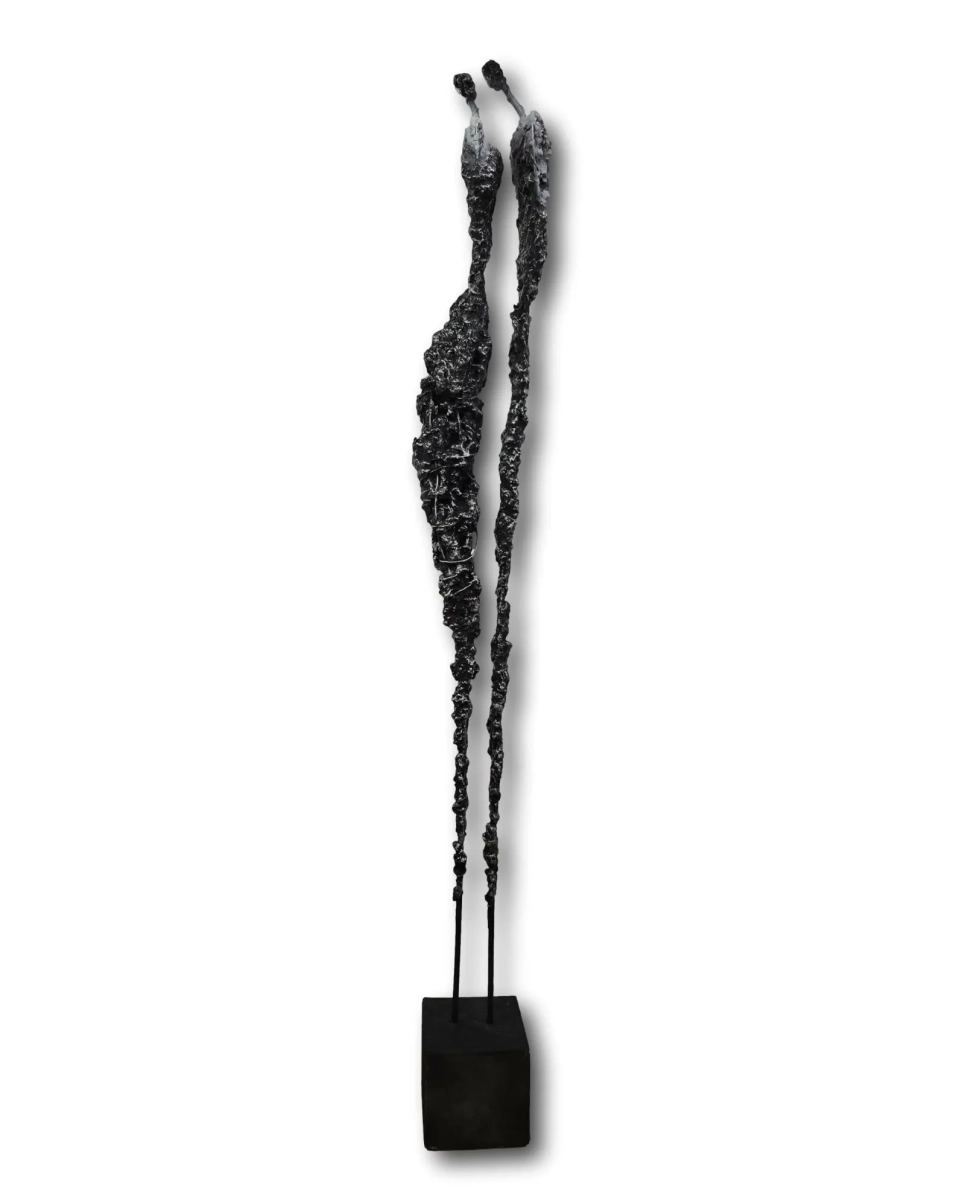 wysoka-rzezba-nowoczesna-stal-glina-postacie-unikatowa