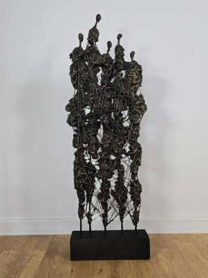 mloda-sztuka-rzezba-z-metalu-postacie-abstrakcyjna-surrealizm