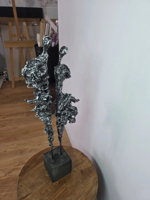 rzezby-z-metalu-oryginalna-rzezba-prace-mlodych-artystow
