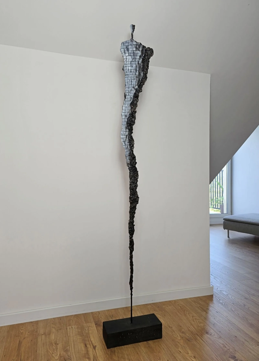 rzezba-wysoka-210-cm-nowoczesna-rzezba-postac-do-domu