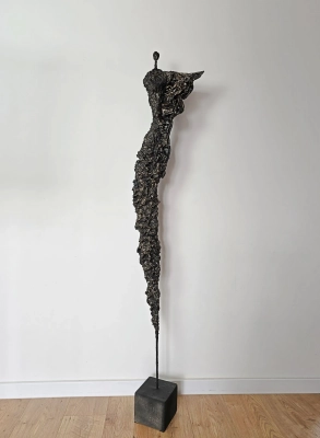 ulotnosc-rzezba-postac-kobiety-nowoczesna-rzezba-wysoka