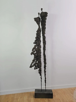 rzezba-z-metalu-gliny-artystyczne-polaczenie-formy-i-materialu-prace-mlodych-artystow