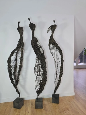 Rzezby-mojry-nowoczesna-wysoka-rzezba-do-domu-ganinetu