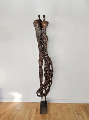 bliskosc-duza-rzezba-wysoka-2m-kolor-rdzawy-braz-miedz