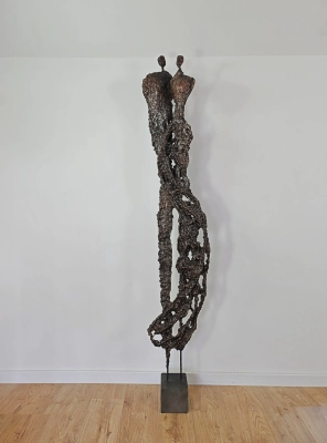 bliskosc-duza-rzezba-wysoka-2m-kolor-rdzawy-braz-miedz