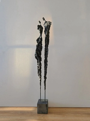 rzezby-do-salonu-z-pracowni-siwek-nowoczesne-z-metalu-gliny