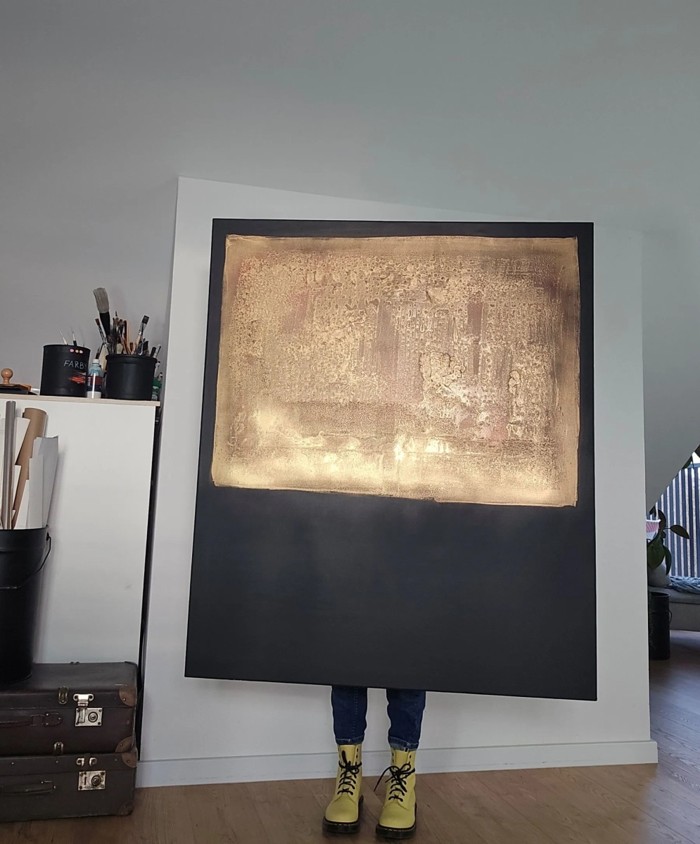 duzay-obraz-do-nowoczesnego-salonu-abstrakcja-czarny-zloto-obrazy-0d-artystki-bezposrednio