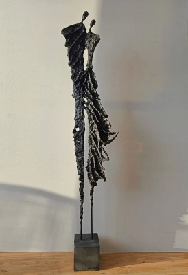 Rzeźby do salonu z Pracowni Siwek - nowoczesne, wysokie