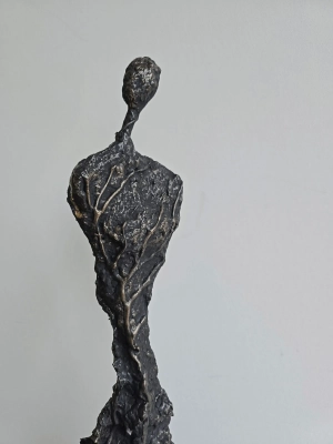 detale-rzezby-postac-kobiety