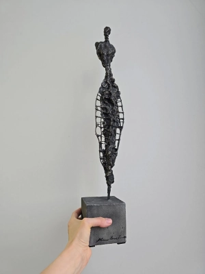 rzezby-z-pracowni-siwek-malae-rzezby-gabinetowe-nowoczesne