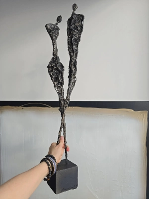 2Rzezba-sploty-no-219-miedzy-nami-80-cm-nowoczesna-rzezba-do-wnetrza-krystyna-siwek