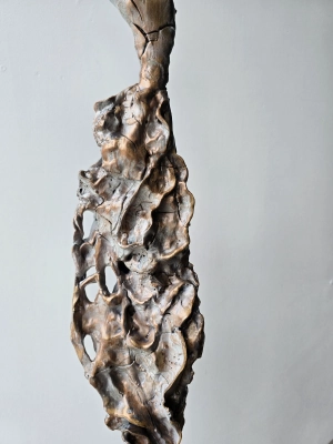ulotność-rzezba-figurka-kobiety=nowoczesne-rzezby-pracownia-siwek
