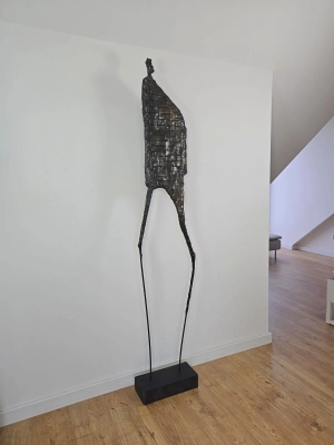 duza-nowoczesna-rzeżba-straznik-czasu-190-cm-galeria-siwek