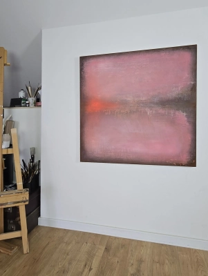 Pastel Vibe 100x100 — wyrazisty obraz w brudnym różu zdjęcie w pracowni