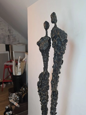 Detal rzeźby Sploty no.271 — strukturalna powierzchnia i metaliczne przetarcia