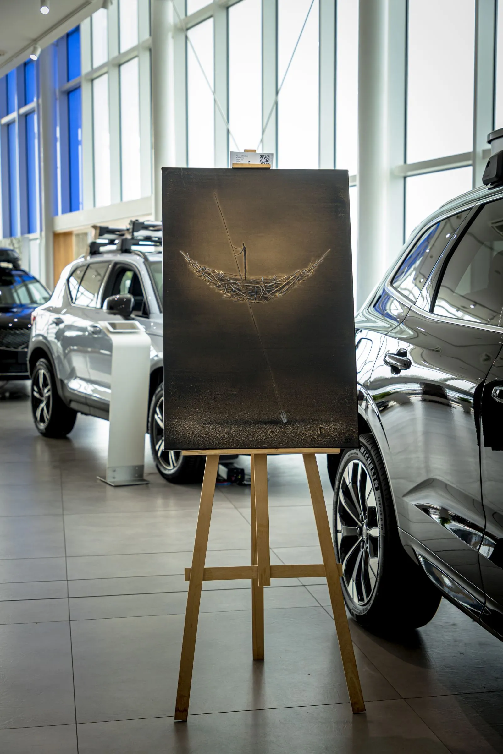 Obrazy Krystyny Siwek na wystawie w Volvo Car Wrocław-Bielany