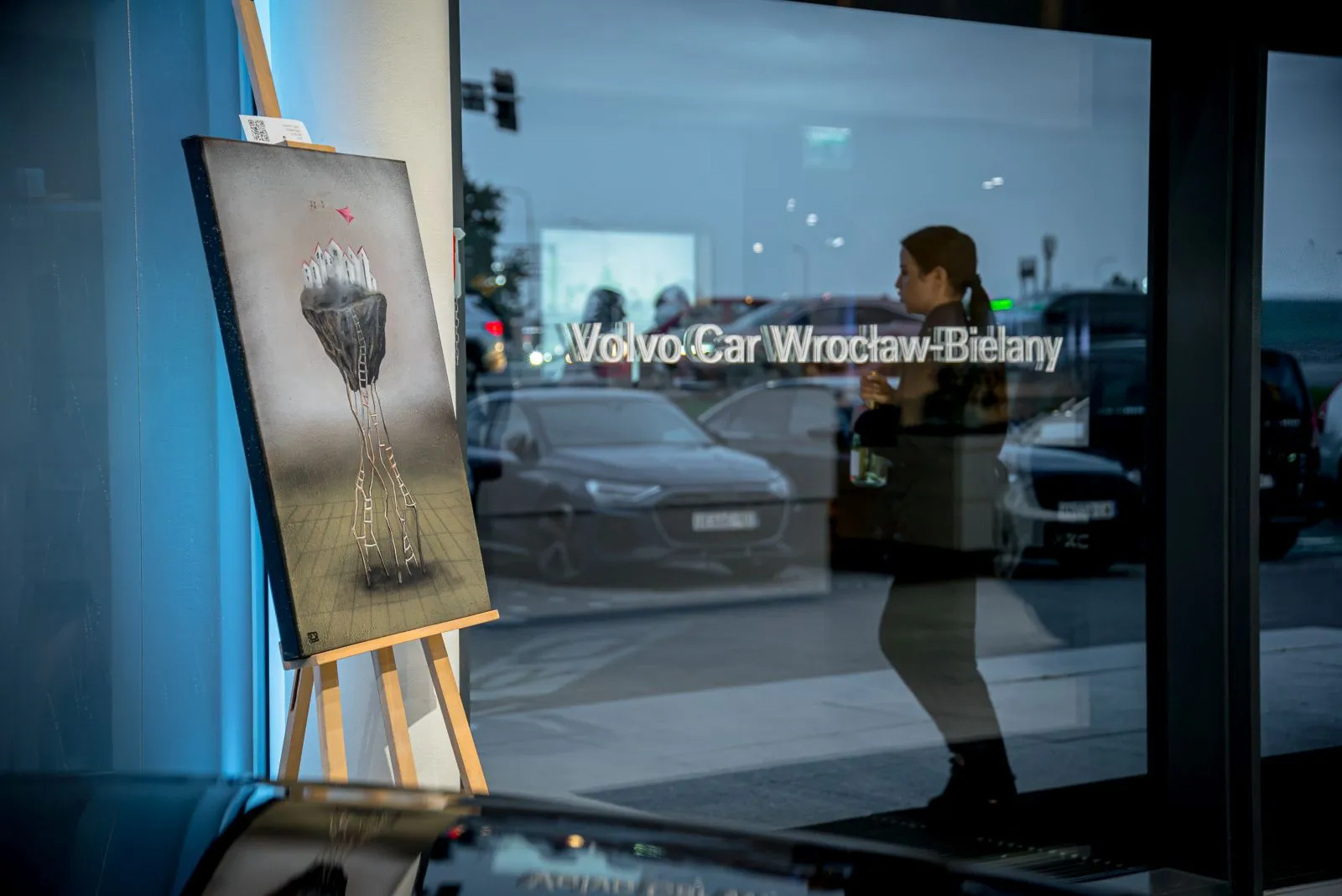 Wystawa SPLOTY Krystyny Siwek w Volvo Car Wrocław-Bielany